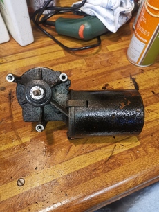 Wiper motor